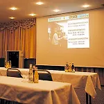 Regina Hotelsuites Apartmanhotel 4*