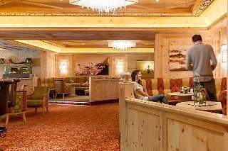 Regina Hotelsuites Aparthotel 4*