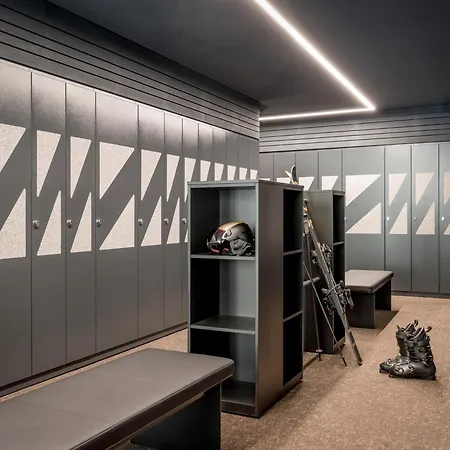 Regina Hotelsuites 4*