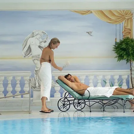 Aparthotel Regina Hotelsuites 4*