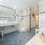 Regina Hotelsuites Зёльден