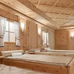 Regina Hotelsuites Апарт-отель 4*