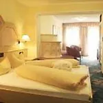 Regina Hotelsuites Апарт-отель 4*