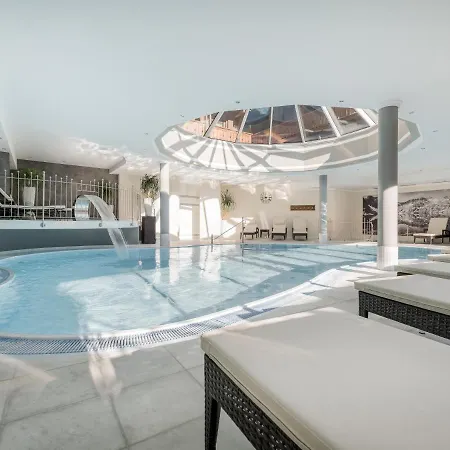 Regina Hotelsuites 4*