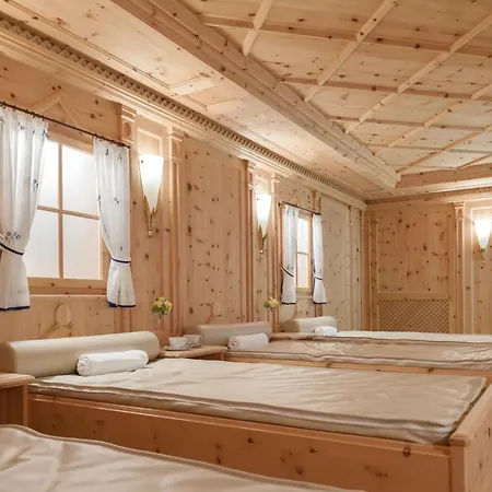 Regina Hotelsuites Aparthotel 4*