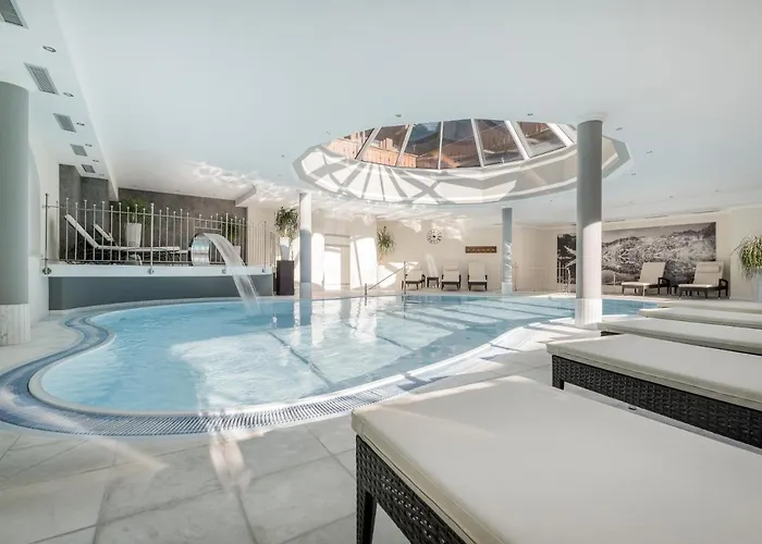 Regina Hotelsuites 4*