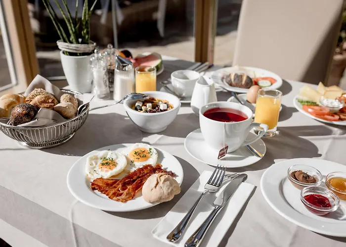 Regina Hotelsuites 4*