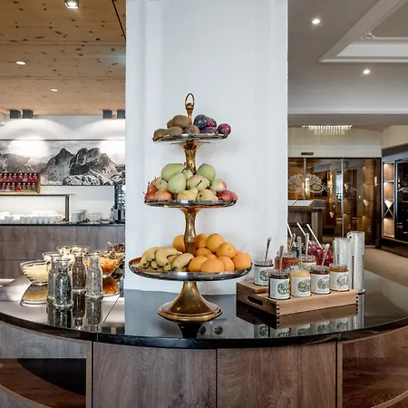 Regina Hotelsuites 4*