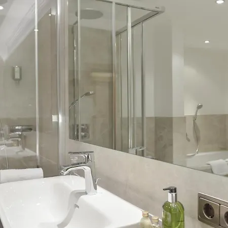 Regina Hotelsuites Ζόλντεν