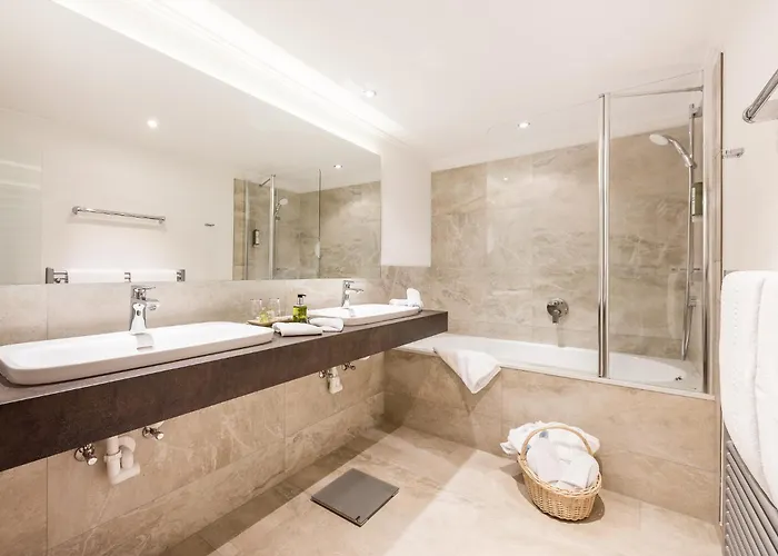 Regina Hotelsuites Apartahotel 4*