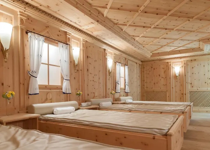 Regina Hotelsuites アパートホテル 4*